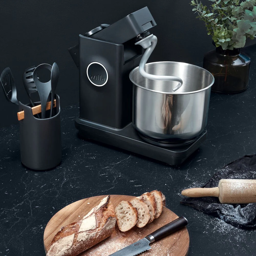 The Best Stand Mixer for Large Batches: A Pro’s Guide